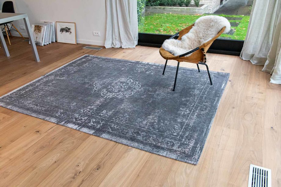Louis De Poortere matta LX 9148 Fading World Stone interior 6