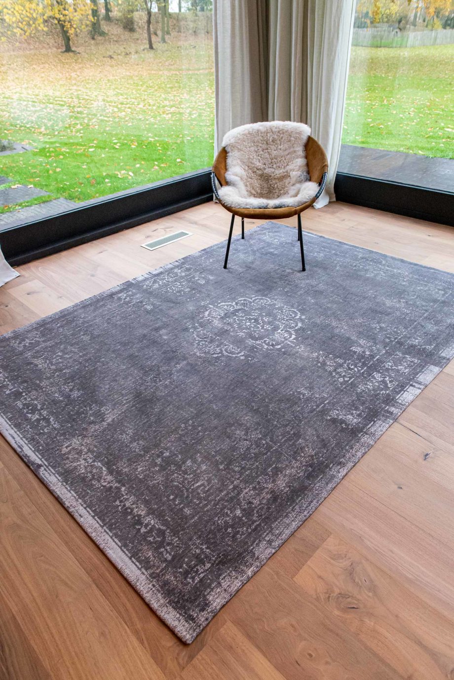 Louis De Poortere matta LX 9148 Fading World Stone interior 7