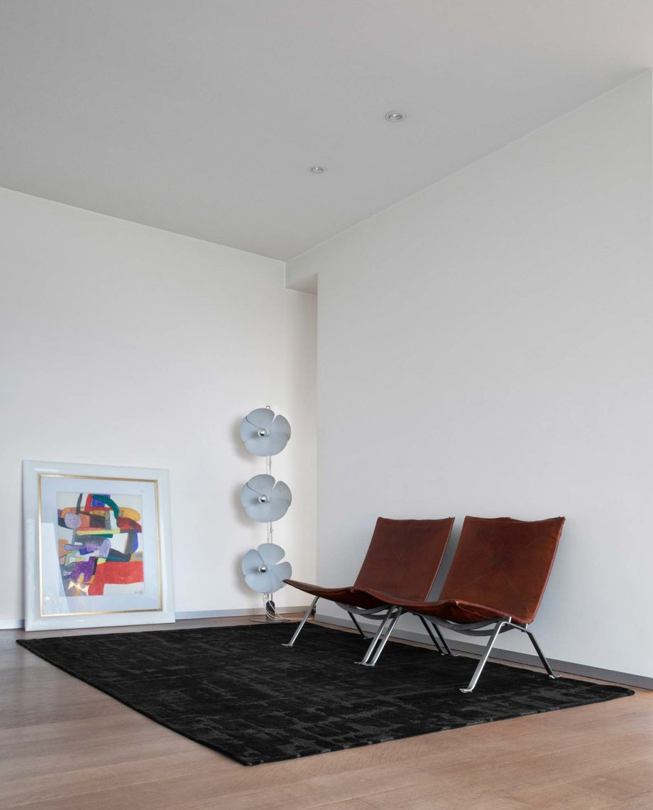 Louis De Poortere matta LX 9200 Structures Baobab Black Water interior 1
