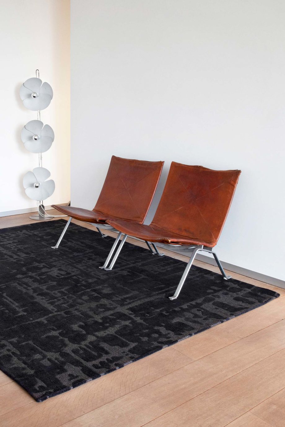 Louis De Poortere matta LX 9200 Structures Baobab Black Water interior 2
