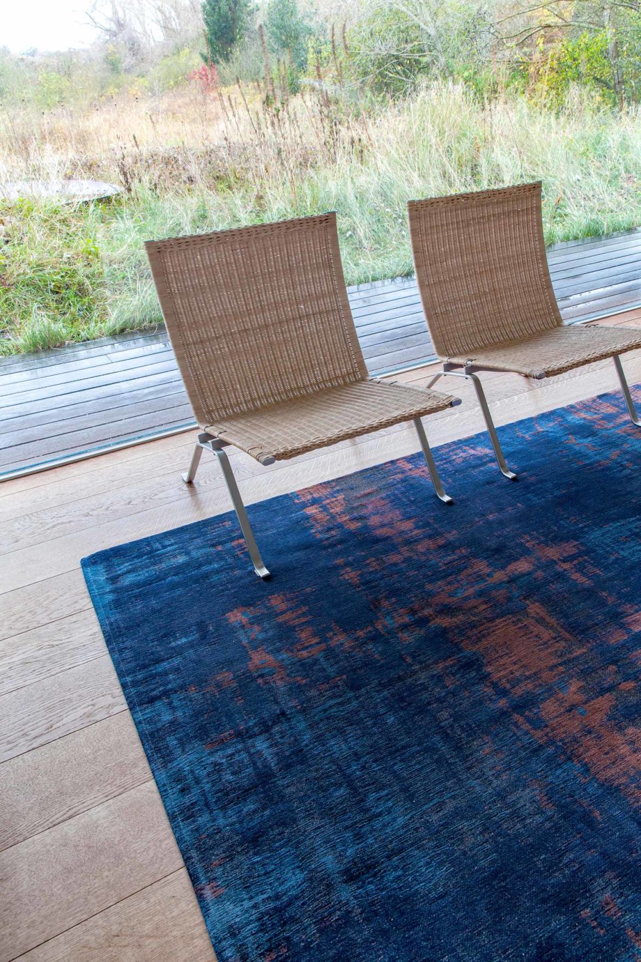 Louis De Poortere matta LX 9211 Atlantic Venetian Dust Sunset Blue interior 2