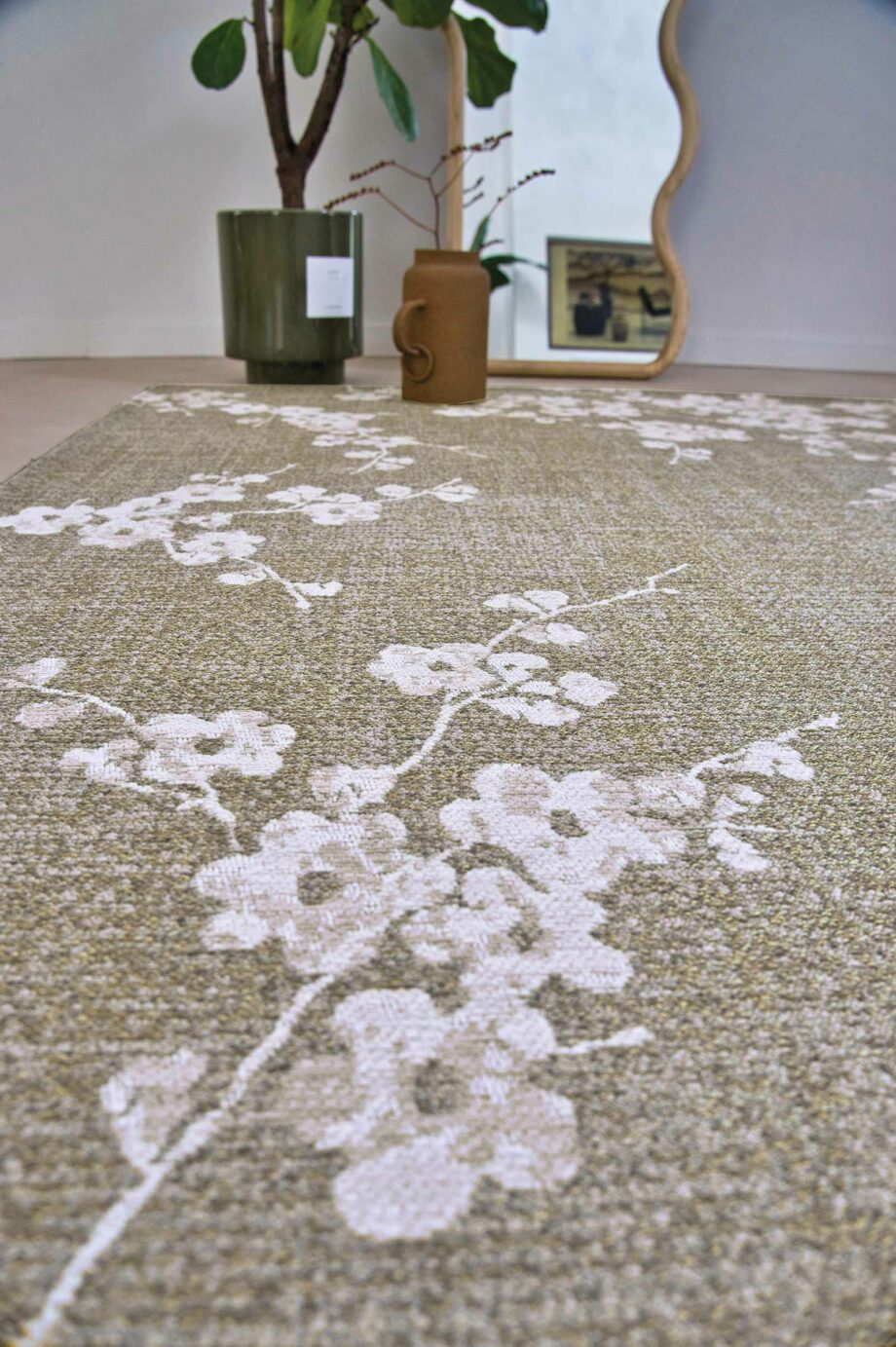 Louis De Poortere matta Sakura 9372 Wet Garden interior 2