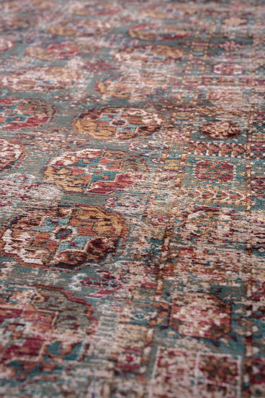 Louis De Poortere matta Antiquarian Kasak 9845 Almati zoom vertical